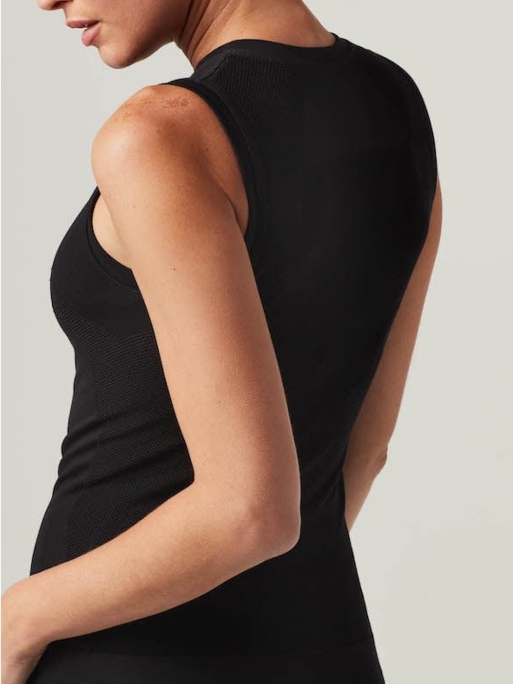 Blanc Noir Infinity Compression Seamless Tank Top Black EUC Size XS/S - Picture 4 of 6